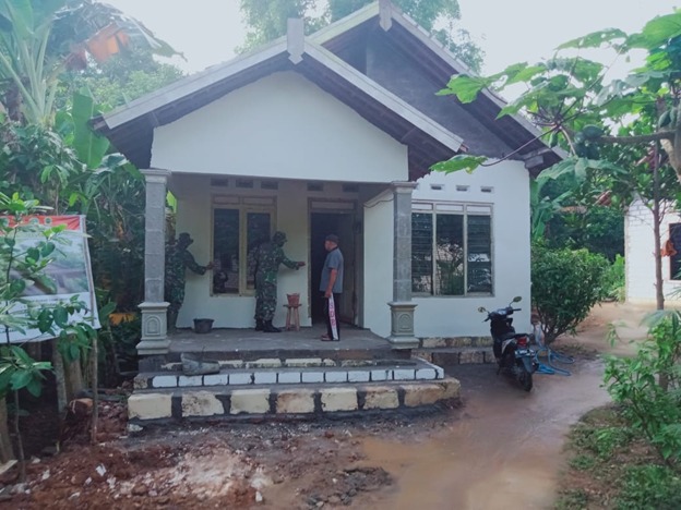 Pengecatan Dinding Rumah, Finishing Bedah Rumah Tidak Layak Huni (RTLH) Pengecatan Dinding Rumah, Finishing Bedah Rumah Tidak Layak Huni (RTLH)