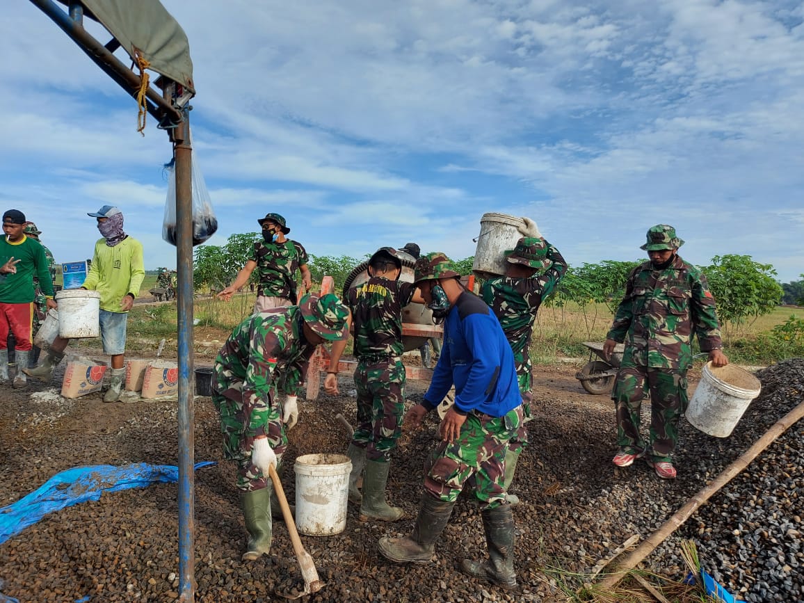 Kopi Selalu Setia Menemani Kerja Satgas TMMD Kopi Selalu Setia Menemani Kerja Satgas TMMD