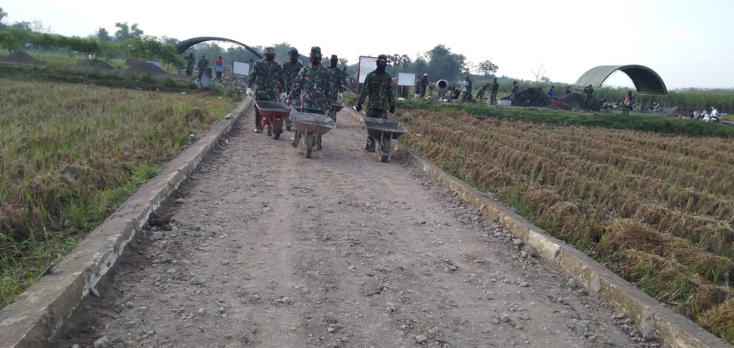Maju Jalan” Antrian Barisan Angkong Siap Bergerak