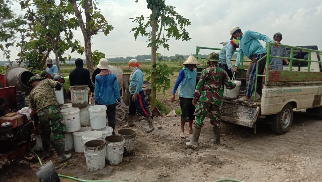 Kemanunggalan TNI dengan Rakyat Yang Terlihat di Desa Tamansari