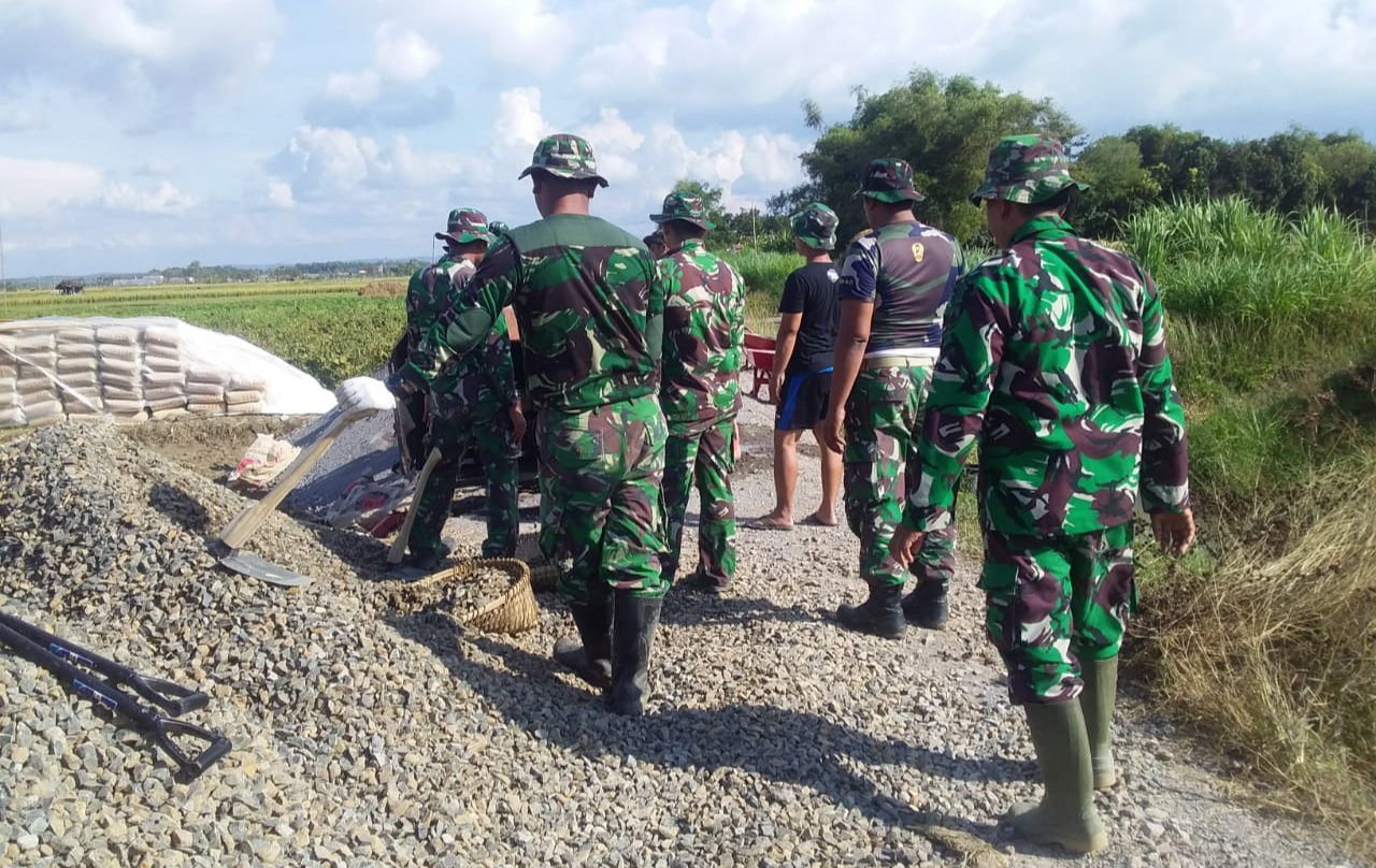 Tumpukan Material Semen Bahan Utama Untuk Pengecoran Jalan Tumpukan Material Semen Bahan Utama Untuk Pengecoran Jalan