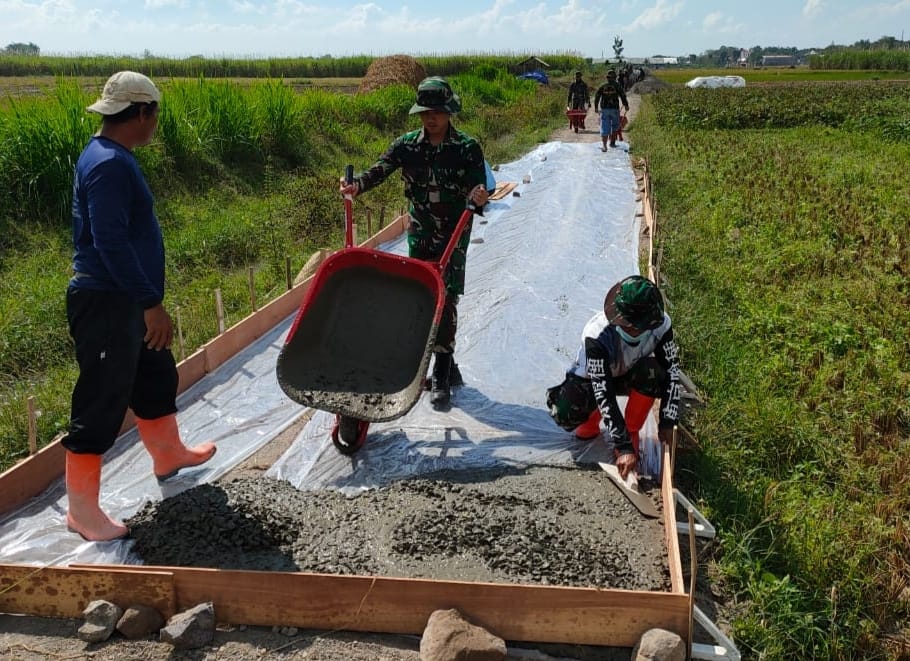 Pengecoran Jalan Betonisasi Harus Dilaksanakan Ketika Cuaca Cerah Pengecoran Jalan Betonisasi Harus Dilaksanakan Ketika Cuaca Cerah