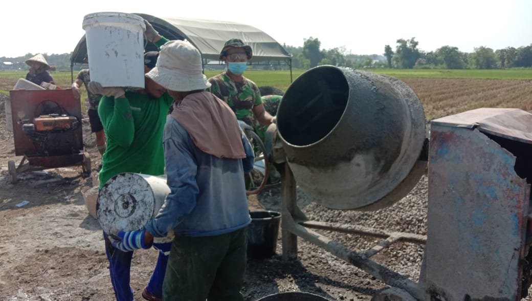 Kompak Selalu Antara Satgas dan Warga Desa Tamansari