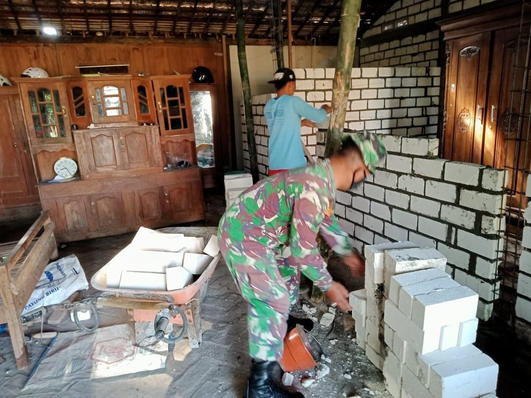 Semangat Gotong Royong Demi Mewujudkan Rehab RTLH Semangat Gotong Royong Demi Mewujudkan Rehab RTLH