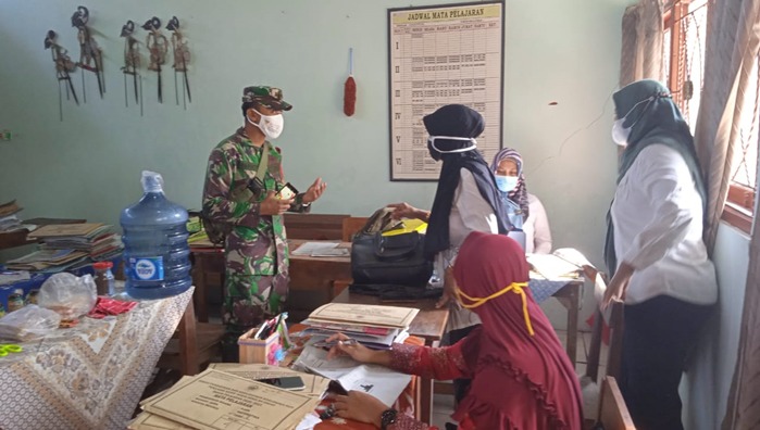 Pentingnya Pendidikan Akhlaq di Usia Dini di Tengah Tengah Kemajuan Iptek Pentingnya Pendidikan Akhlaq di Usia Dini di Tengah Tengah Kemajuan Iptek