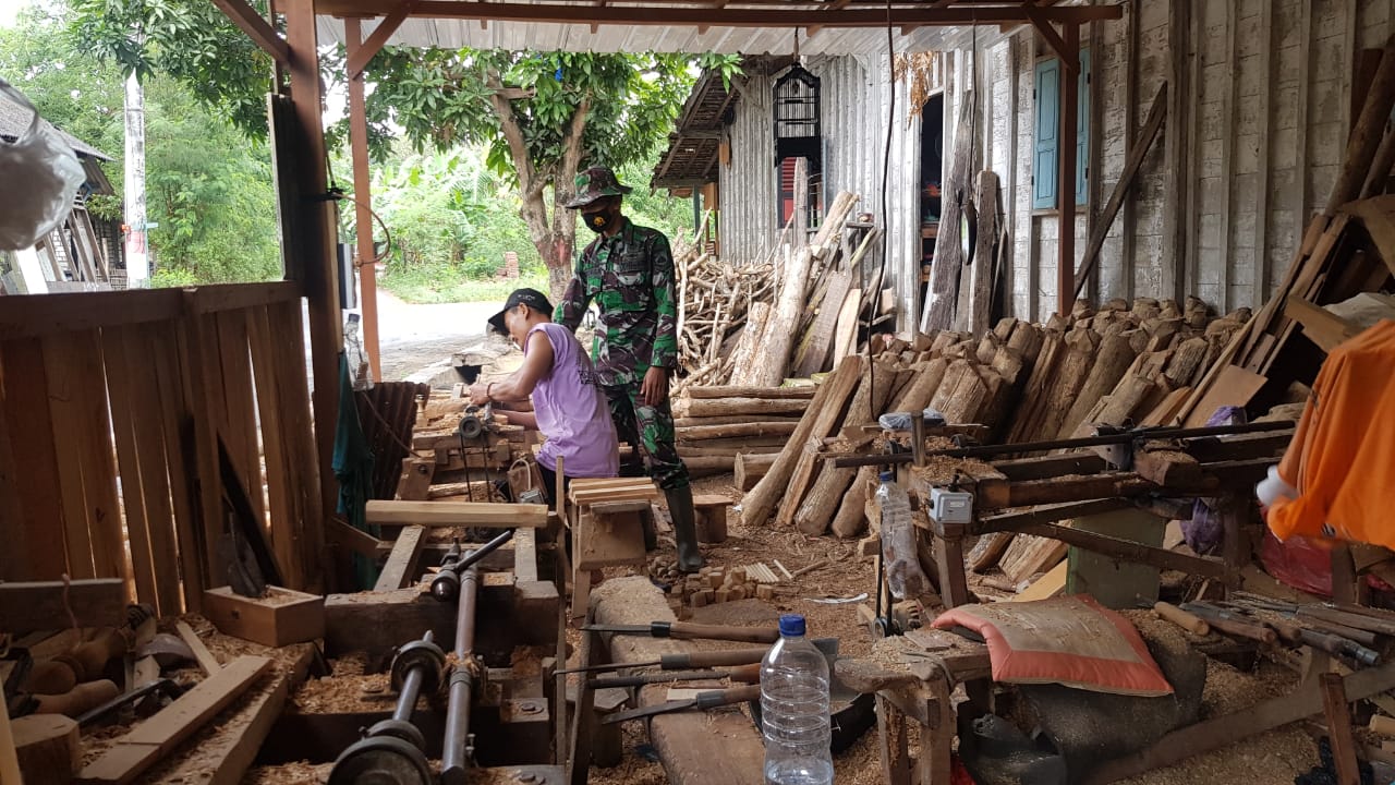 Usaha Bubut Kayu Milik Warga Tamansari Mampu Bersaing di Industri Permebelan