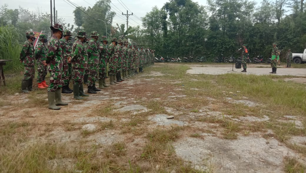Komandan Kodim 0718/Pati Berikan Pengarahan Anggota Satgas TMMD Komandan Kodim 0718/Pati Berikan Pengarahan Anggota Satgas TMMD