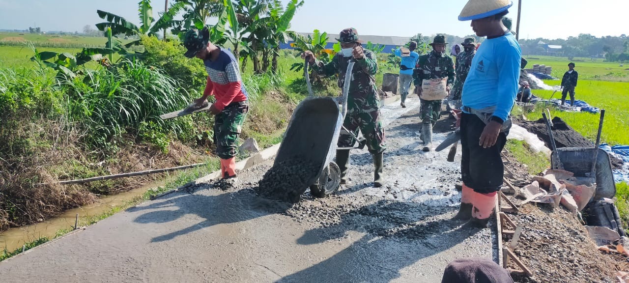 Tumpahkan Material Demi Terwujud Impian Warga