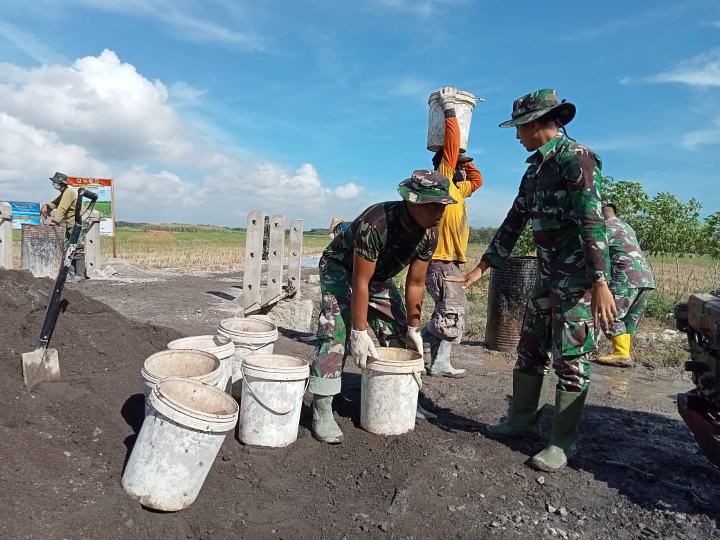 Kerjasama Yang Solid Kunci Sukses Pengecoran Jalan Lanjut Terus Pantang Mundur