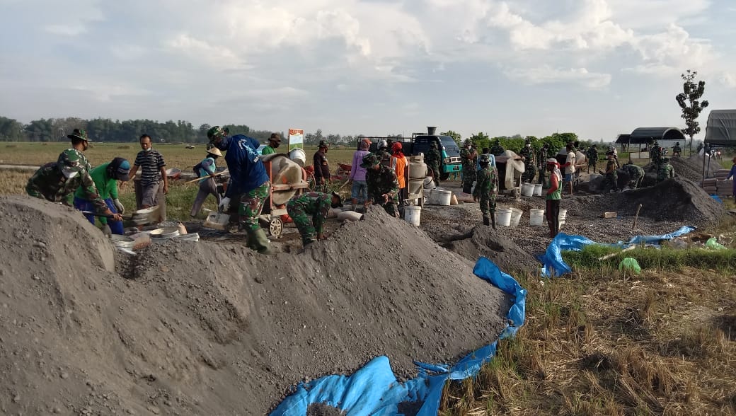 Sepi Ing Pamrih Rame ing Gawe (Banyak Bekerja Tanpa Mengharapkan Imbalan) Sepi Ing Pamrih Rame ing Gawe (Banyak Bekerja Tanpa Mengharapkan Imbalan)