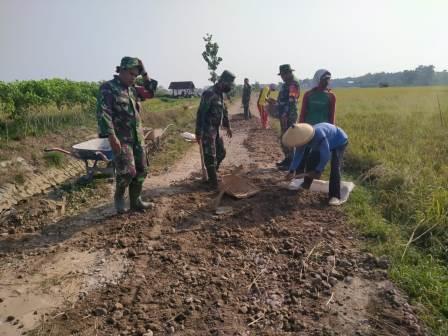 Penyiapan Jalan desa Tamansari yang akan dibetonisasi pada Pra TMMD Ke-111 Kodim 0718/Pati sudah berlangsung dua hari