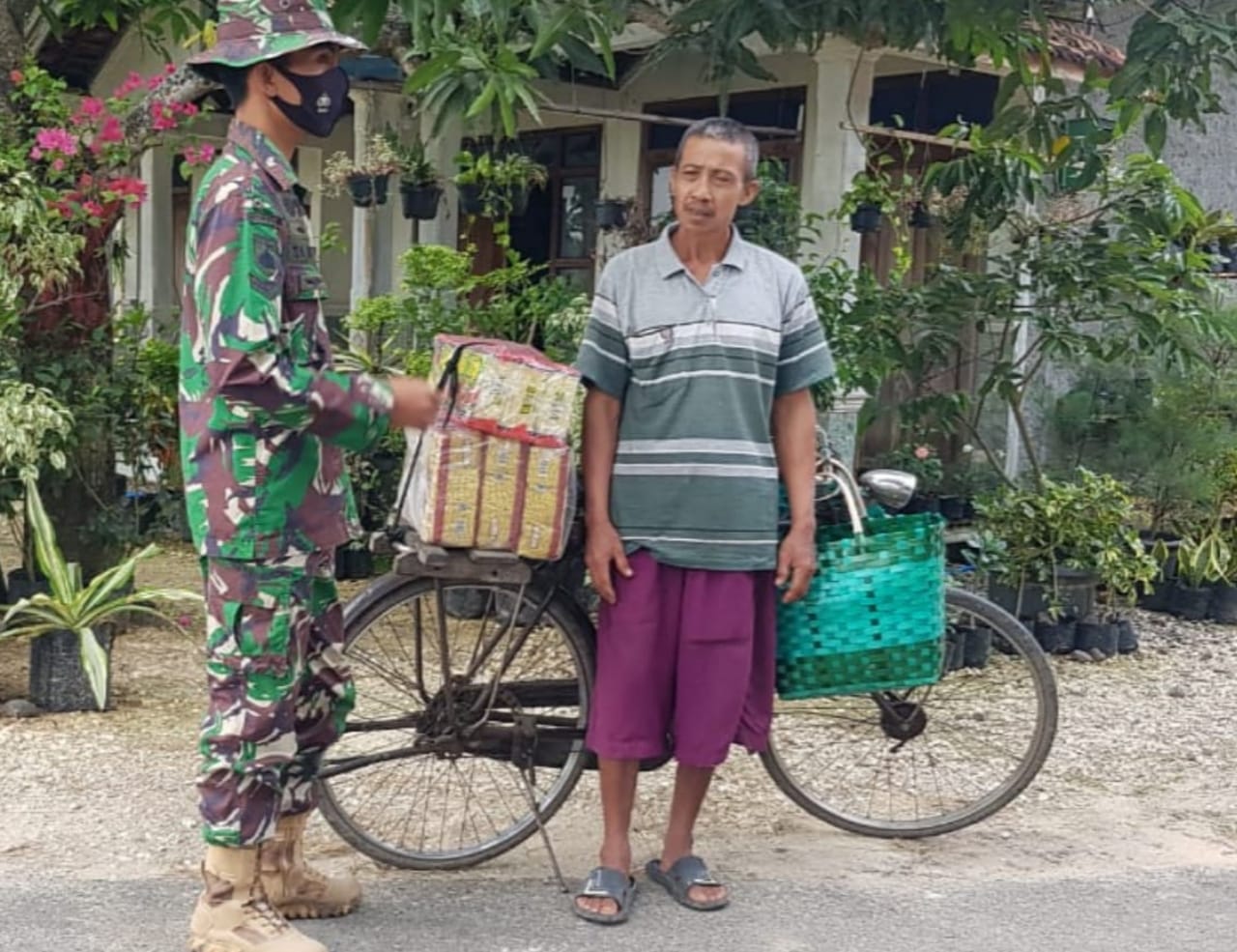 Pak Rohmad, Pemilik Sepeda Onthel Klasik