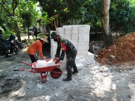 Hari pertama Pra TMMD, material untuk rehab rumah tidak layak huni (RTLH) pada Program TMMD regular Ke-111 Kodim 0718/Pati telah siap disasaran