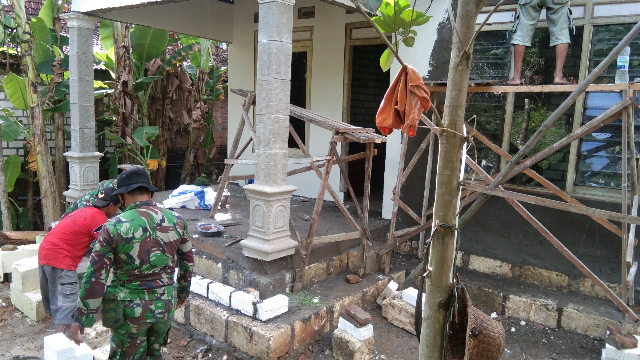 Rehab RTLH Milik Asmuri Proses Tahap Pemlesteran