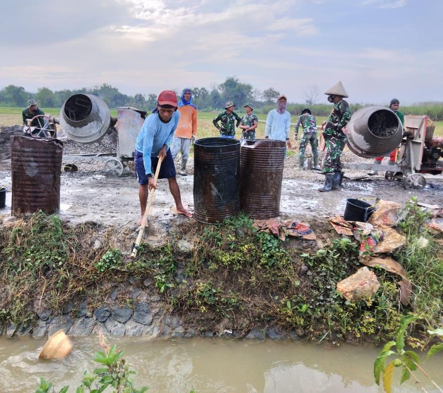 Penting, Tampung Air Untuk Persedian Campuran Pembuatan Adonan Cor Beton