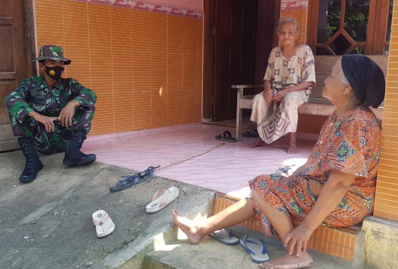 Satgas TMMD Peduli Lansia Dimasa Pandemi Satgas TMMD Peduli Lansia Dimasa Pandemi