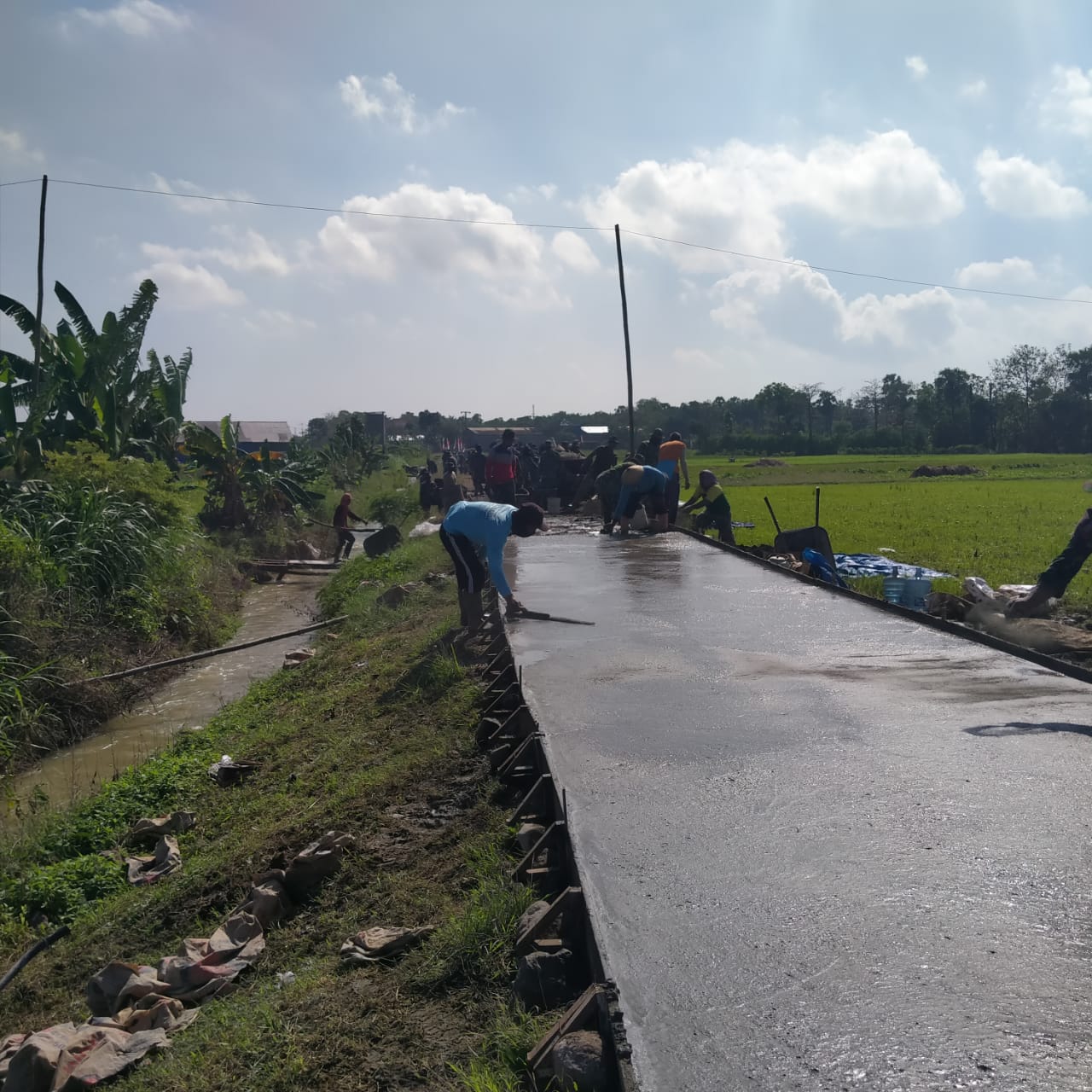 Sudah Nampak Hasil Pengecoran Jalan TMMD Reguler ke-111 Kodim 0718/Pati Sudah Nampak Hasil Pengecoran Jalan TMMD Reguler ke-111 Kodim 0718/Pati