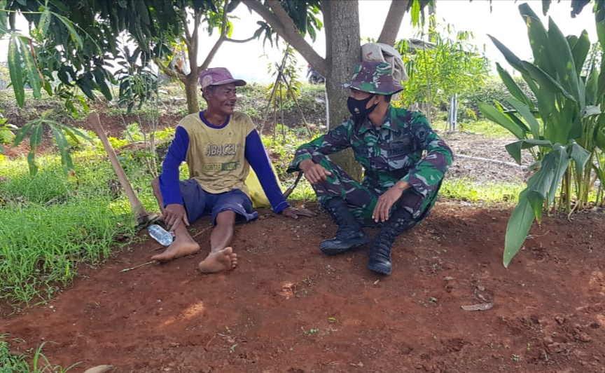 Samingun, Buruh Cangkul Dengan Upah 75 Ribu Perhari