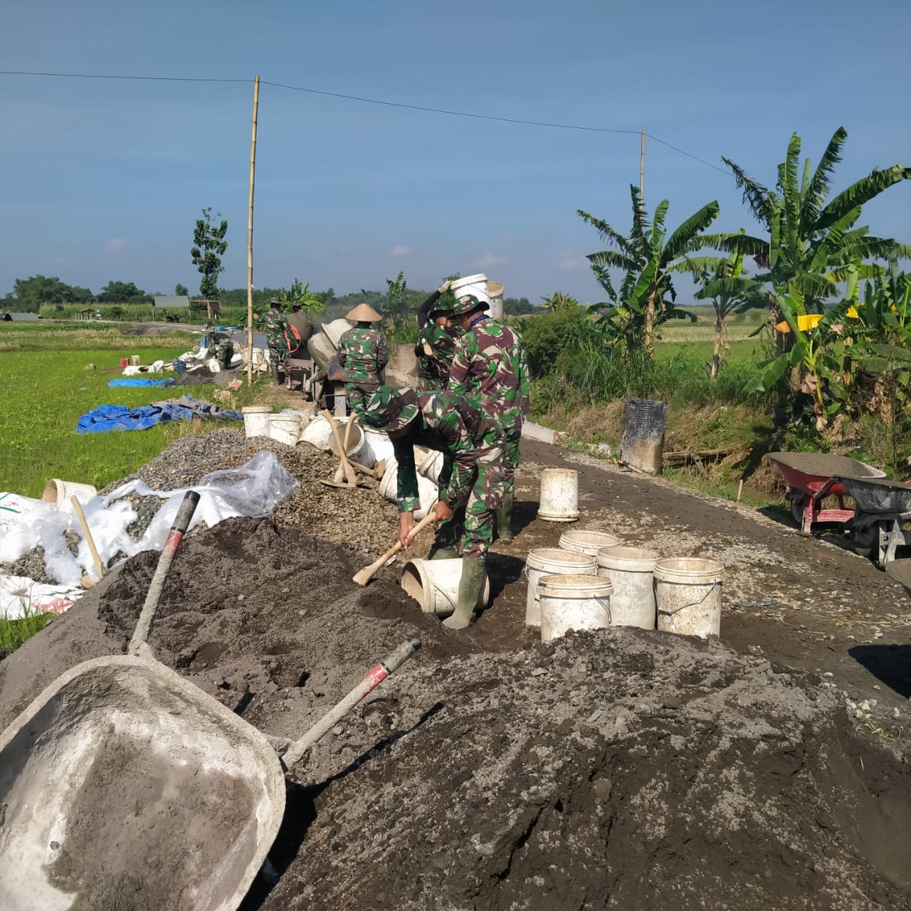 Fisik Dan Mental Sangat Diperlukan Dalam Pembangunan Jalan Desa di Desa Tamansari