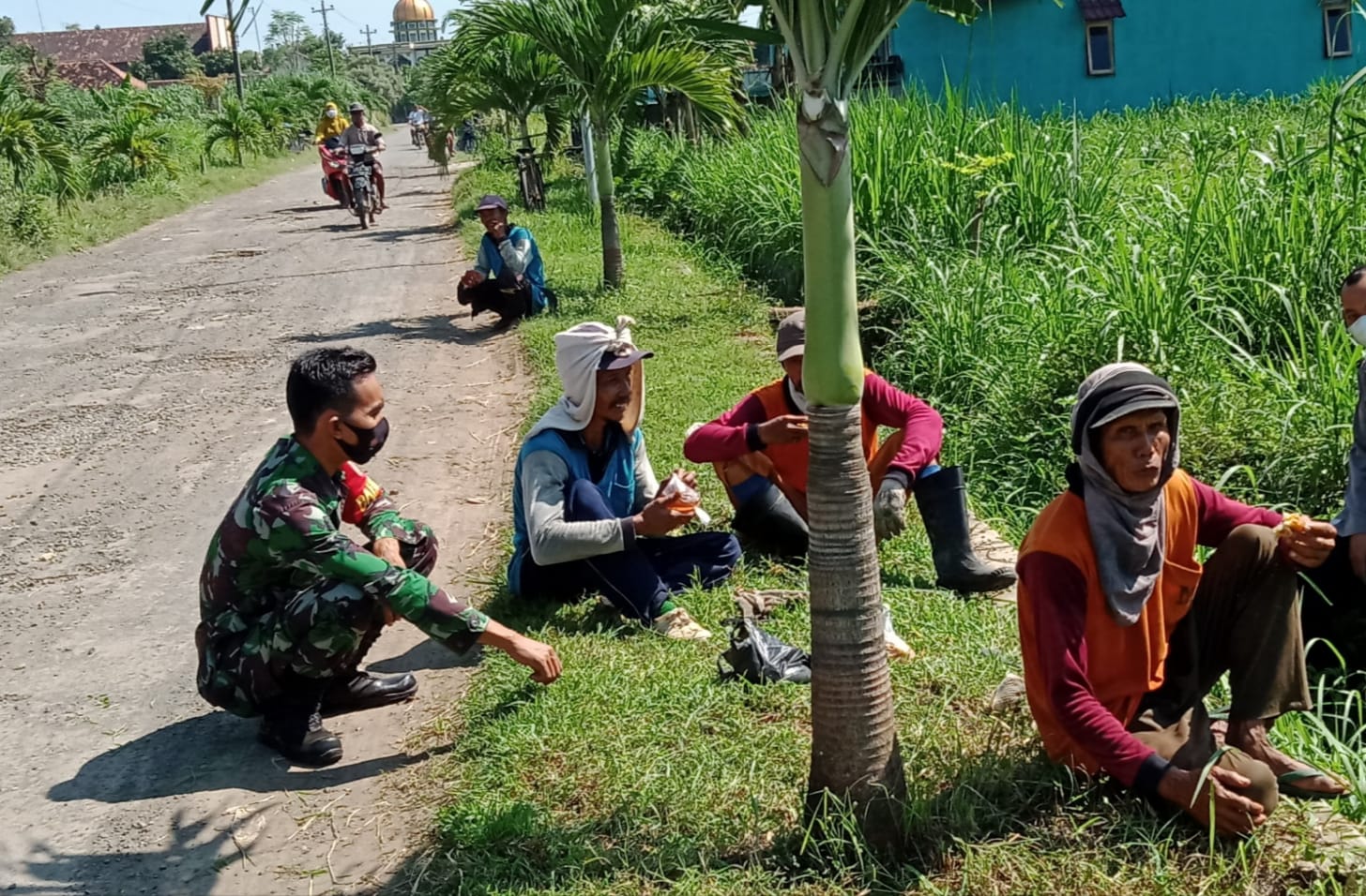 Kuli Perkebunan Tebu Komentari Positif Terhadap Hasil Program TMMD