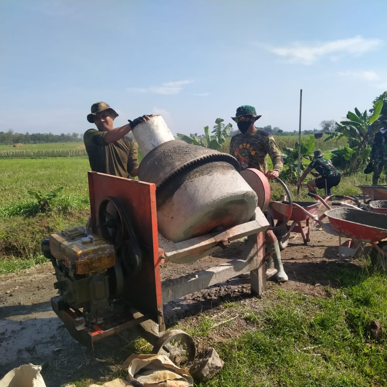 Pembuatan Adukan Adalah Kunci Utama Penyelesaian Pembangunan Jalan Pembuatan Adukan Adalah Kunci Utama Penyelesaian Pembangunan Jalan