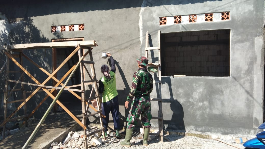 Teknik Cara Acian Dinding Tembok Oleh Satgas TMMD Teknik Cara Acian Dinding Tembok Oleh Satgas TMMD