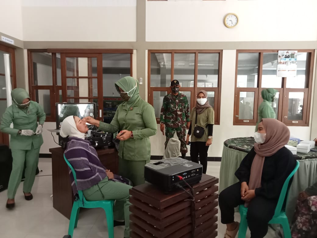 Pelatihan Tata Rias Oleh Persit Kepada Kader PKK Desa Tamansari
