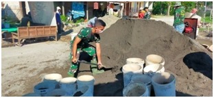 Kuatkan Otot Tangan Dengan Bekerja Menyerok Pasir Untuk Menghadapi Tantangan Ke Depan