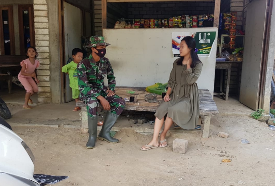 Pagi-pagi Ngopi Di Warung Bu Eva Pagi-pagi Ngopi Di Warung Bu Eva