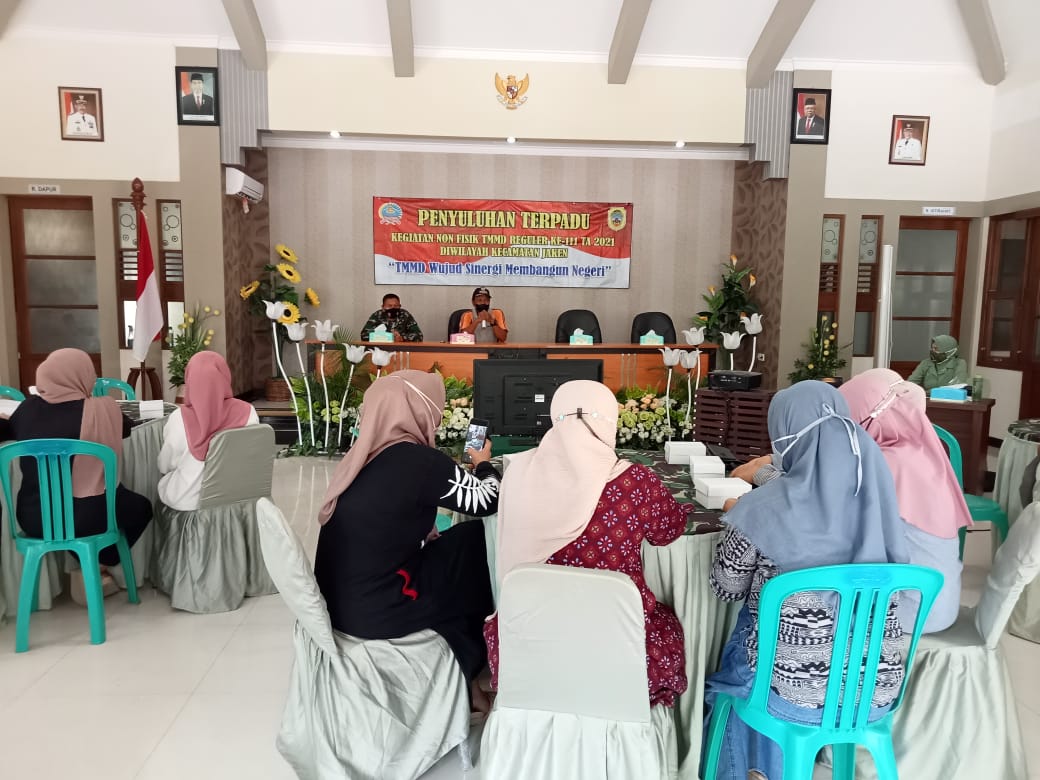 Kades Tamansari Berharap Warganya Ada Yang Membuka Jasa Sebagai Tata Rias Pengantin Kades Tamansari Berharap Warganya Ada Yang Membuka Jasa Sebagai Tata Rias Pengantin