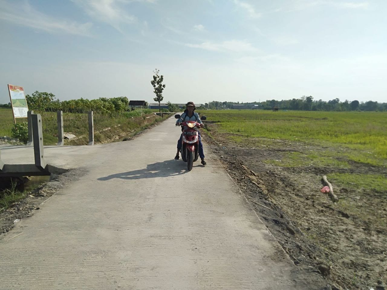 Berkah Betonisasi Jalan Untuk Masyarakat Desa Tamansari Dan Sekitarnya