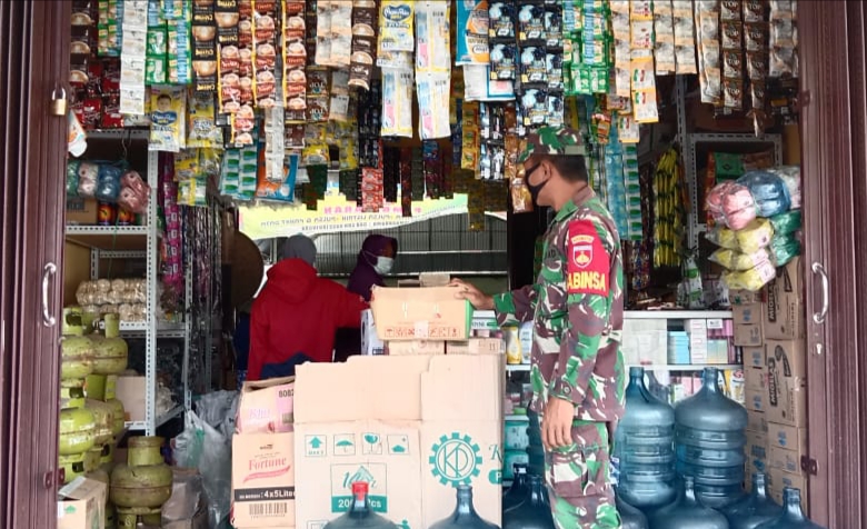 Warung Kelontong Karmini Dihimbau Patuhi Prokes Warung Kelontong Karmini Dihimbau Patuhi Prokes