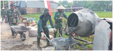 Tumpahkan Bahan Cor Dari Perut Molen Untuk Sukseskan Pembangunan Jalan Tumpahkan Bahan Cor Dari Perut Molen Untuk Sukseskan Pembangunan Jalan