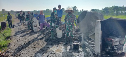 Kerjasama Jalan Terus Meski Harus Ada Jaga Jerak Karena adanya Covid 19  Demi Terwujudnya Jalan Penghubung Antar Desa
