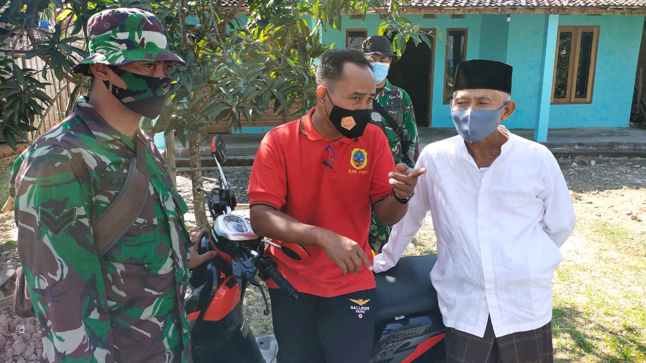 Membangun Komunikasi Serta Silahturahmi Untuk mensukseskan Program TMMD Membangun Komunikasi Serta Silahturahmi Untuk mensukseskan Program TMMD