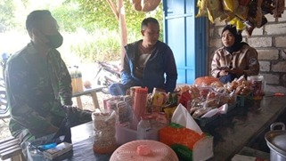 Dengan Adanya Program TMMD Mendatangkan Berkah Bagi Usaha Warung Kopi Milik Bu Parmi Dengan Adanya Program TMMD Mendatangkan Berkah Bagi Usaha Warung Kopi Milik Bu Parmi