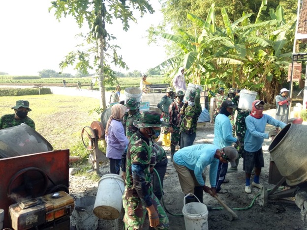 Kompak Dan Semangat, Potret Pemandangan Sehari-Hari TMMD Desa Tamansari