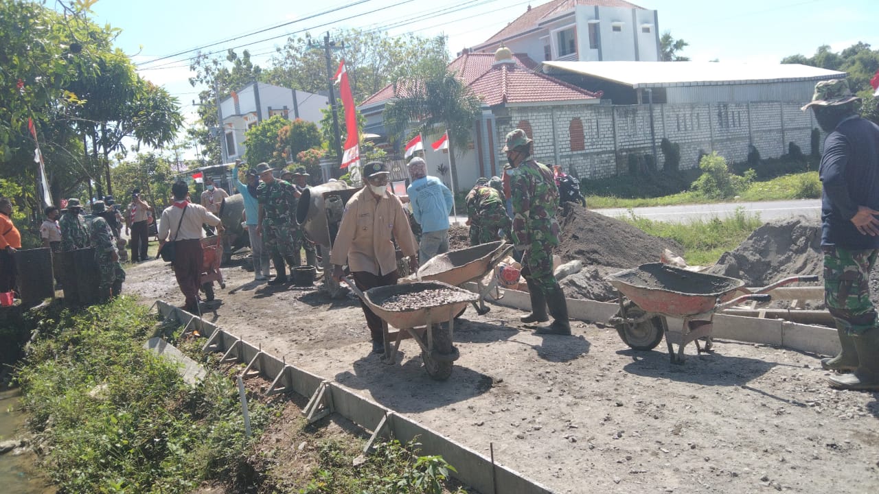 Keterlibatan Pramuka Kwarcab Pati Dalam Kegiatan TMMD Di Desa Tamansari