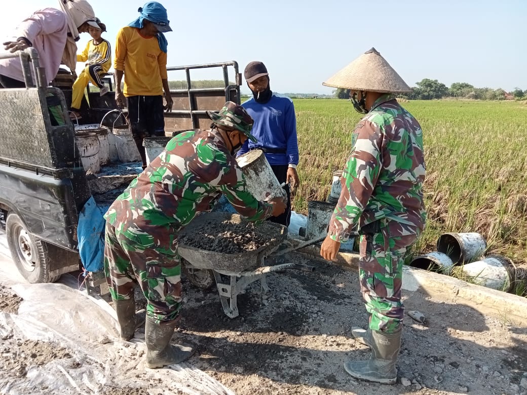 Serius Tapi Santai Prinsip Kerja Anggota Satgas Dan Warga Dalam Bekerja