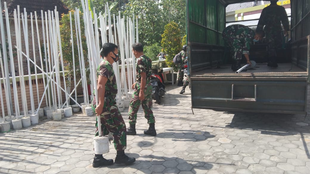 Program Kegiatan TMMD Usai, Kini Anggota Kodim 0718/Pati Berbenah Pengumpulan Material Pendukung Program Kegiatan TMMD Usai, Kini Anggota Kodim 0718/Pati Berbenah Pengumpulan Material Pendukung