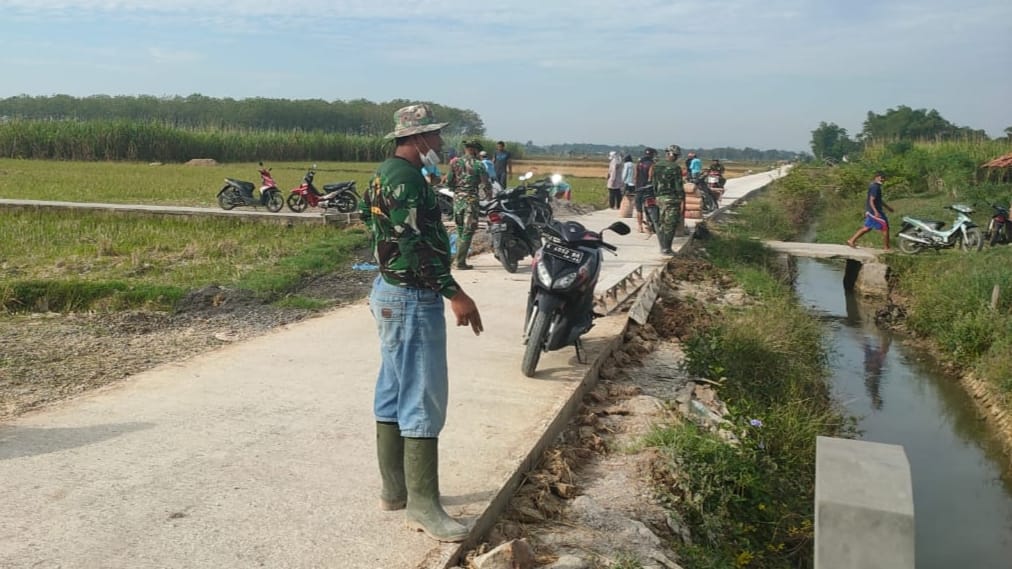 Pembangunan Jalan Betonisasi Oleh Satgas TMMD Sudah Mulai Dimanfaatkan Warga