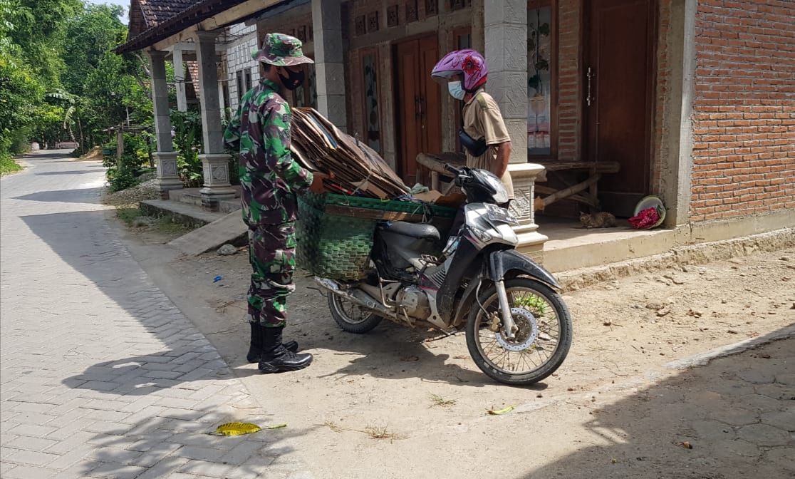 Berburu Kardus Bekas, Hasilnya Menjanjikan