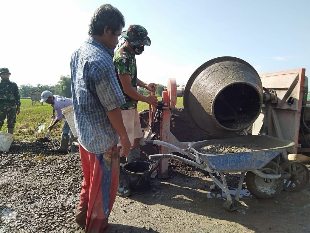Molen Selalu Menemani Hari Hariku Molen Selalu Menemani Hari Hariku