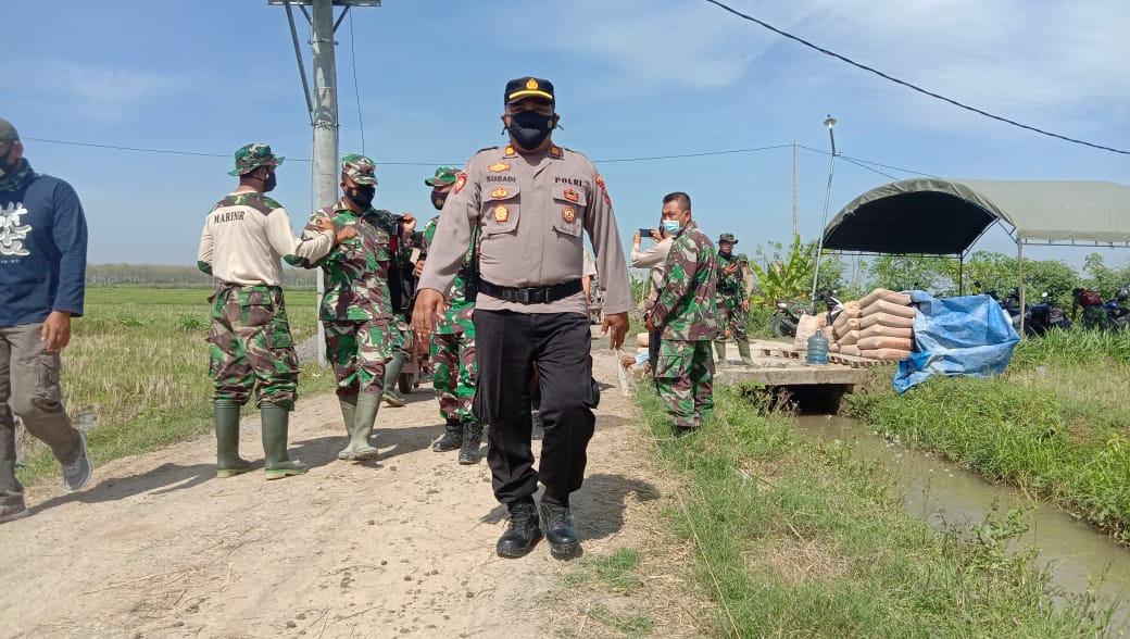 Sinergitas TNI Polri Terlihat Nyata dalam TMMD Reguler ke-111 Sinergitas TNI Polri Terlihat Nyata dalam TMMD Reguler ke-111