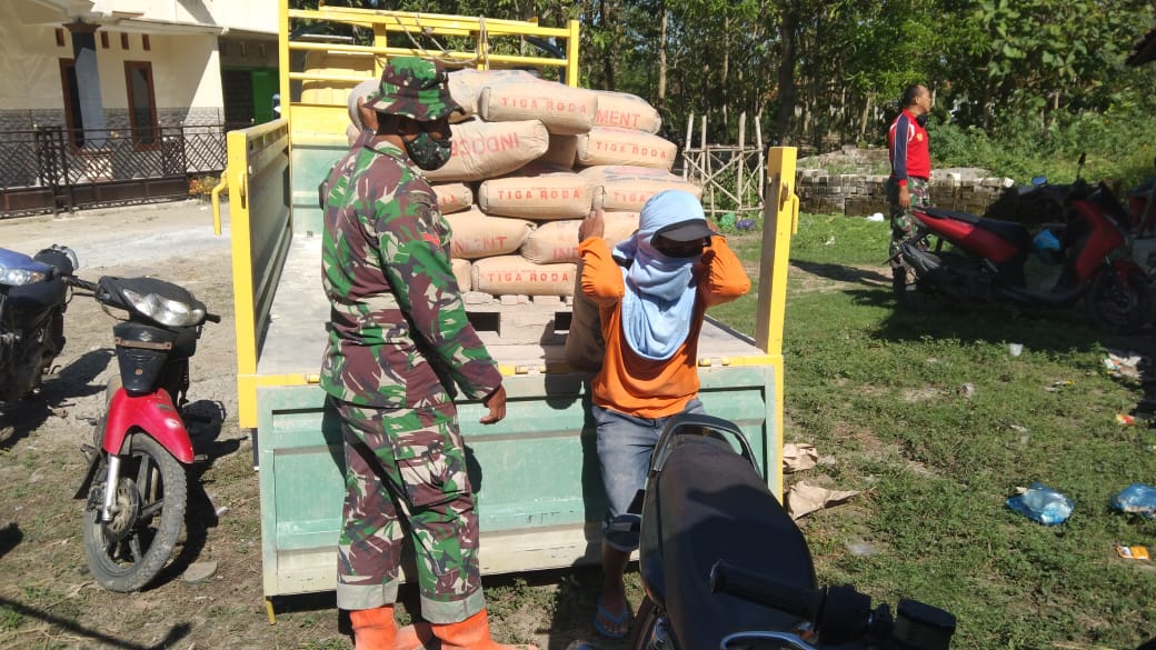Pendistribusian Material Terus Datang Ke Lokasi TMMD Pendistribusian Material Terus Datang Ke Lokasi TMMD