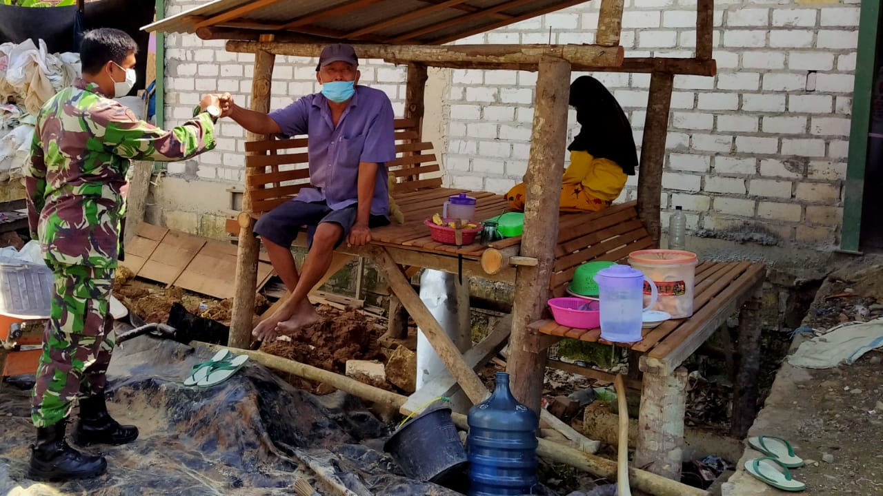 Babinsa Saat Komsos Dapat Ucapan Terimakasih Dengan Adanya TMMD