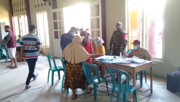 Langsung Terjun Desa Binaan Pantau Kegiatan Vaksin Selesai Mengikuti Kegiatan TMMD