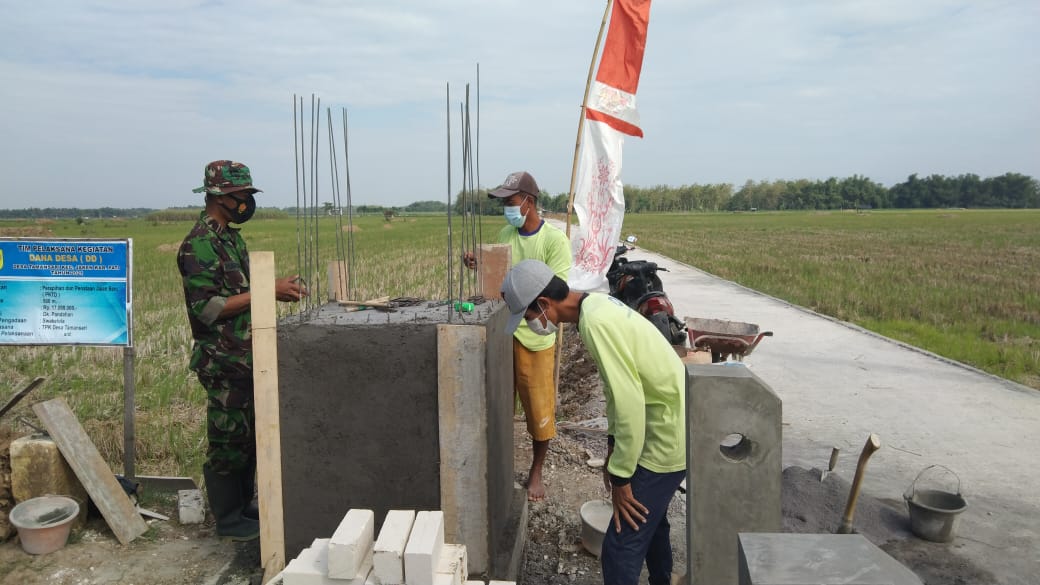 Pembuatan Tugu Prasasti TMMD Reguler Ke 111 Kodim 0718/ Pati Pembuatan Tugu Prasasti TMMD Reguler Ke 111 Kodim 0718/ Pati
