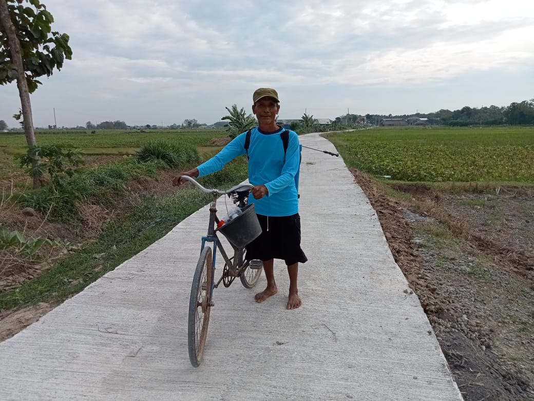 Petani Di Dua Desa Sangat Bersyukur Dengan Terbangunnya Jalan Beton Petani Di Dua Desa Sangat Bersyukur Dengan Terbangunnya Jalan Beton