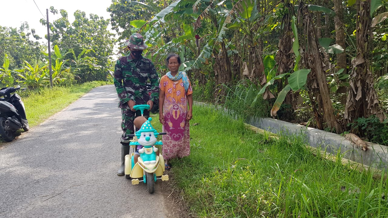 Mbah Sunti Sangat Terbantu Dengan Adanya Satgas TMMD Mbah Sunti Sangat Terbantu Dengan Adanya Satgas TMMD